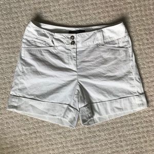White House Black Market Shorts Size 00